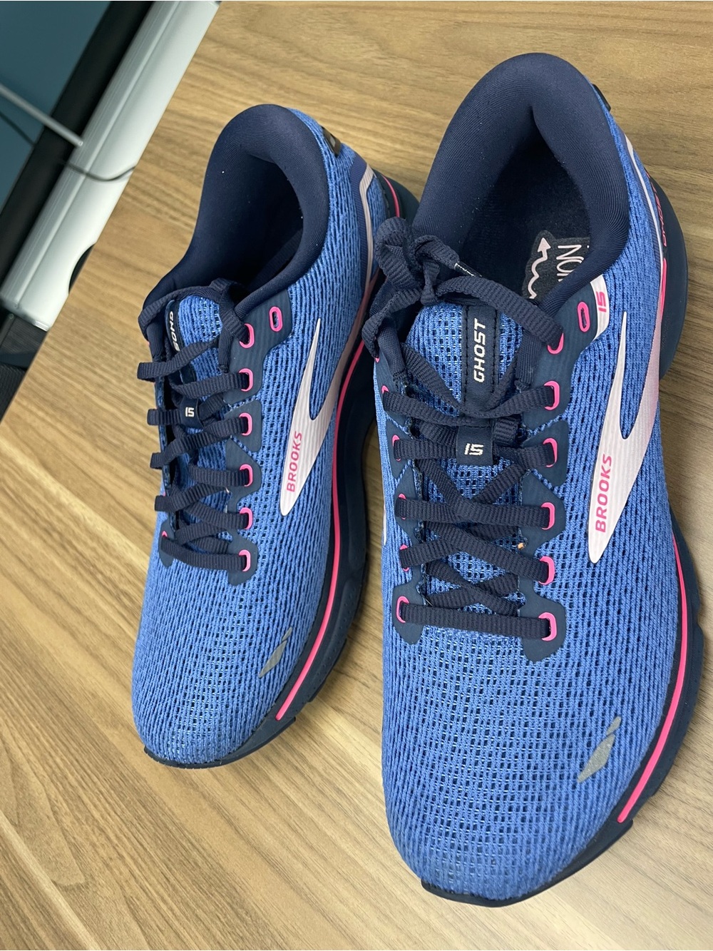 Like new Brooks Womens Ghost 15 Blue Running Road Shoes Size 11 - Picture 3 of 8